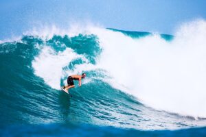 The Banzai Pipeline: A Guide to Surfing & Visiting Hawaii’s Iconic ʻEhukai Beach Park