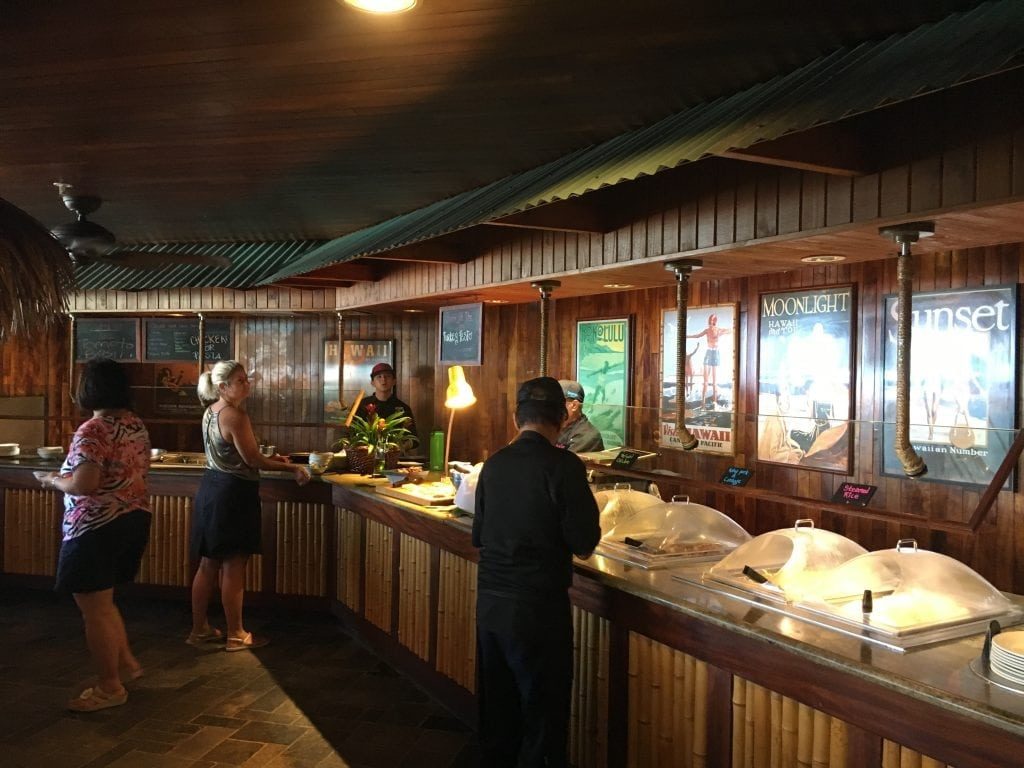 Having lunch at Dukes in Waikiki - Buffet