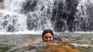 Oahu-waimea-waterfall-swim