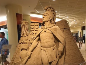 sheraton-waikiki-sand-sculpture-Photo