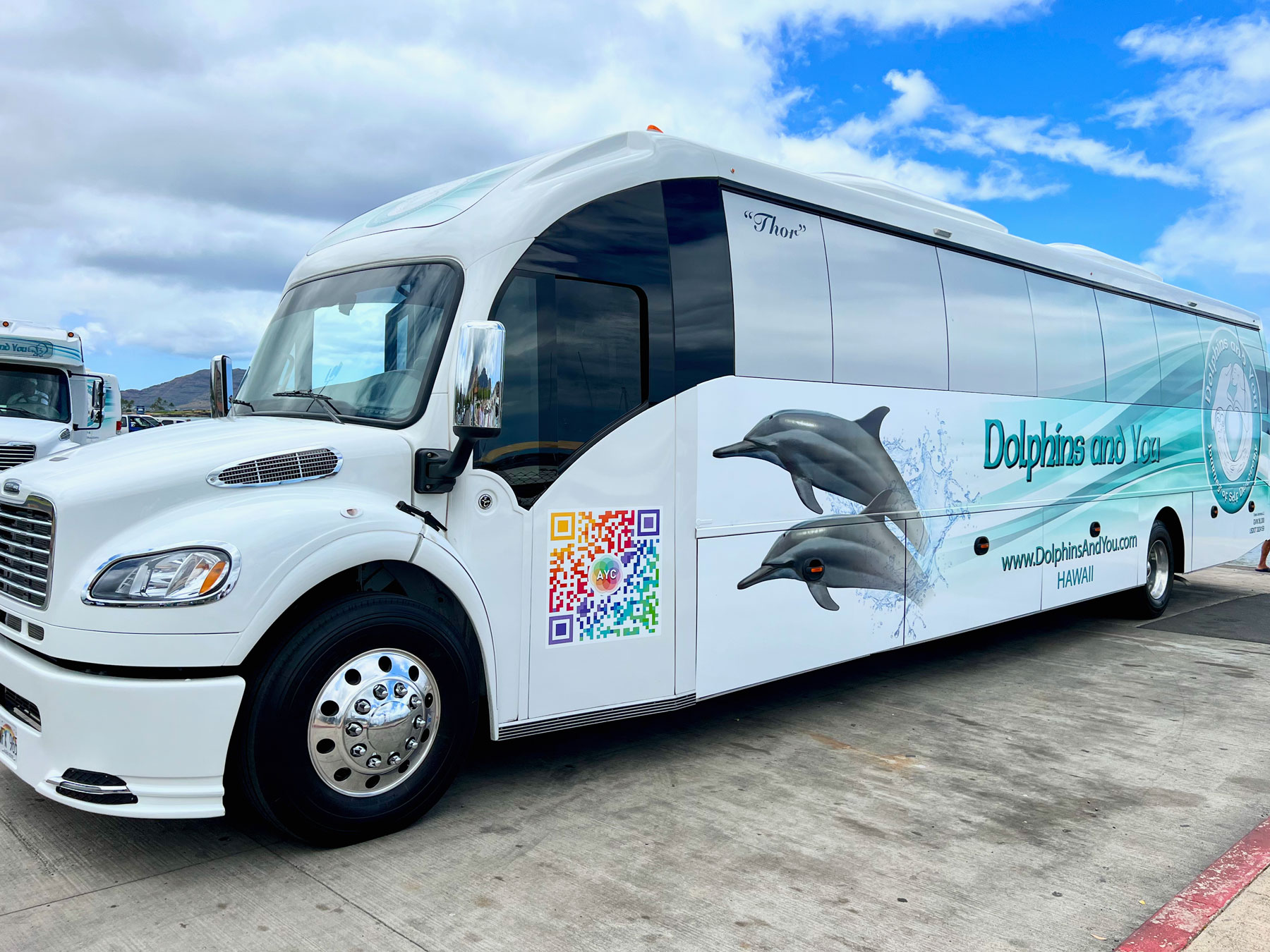 Tour shuttle bus