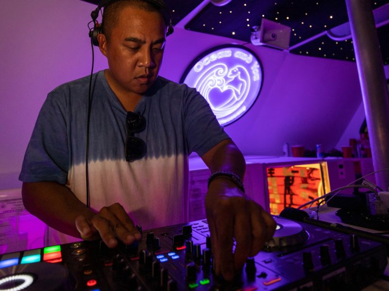Party Cruise Live DJ 