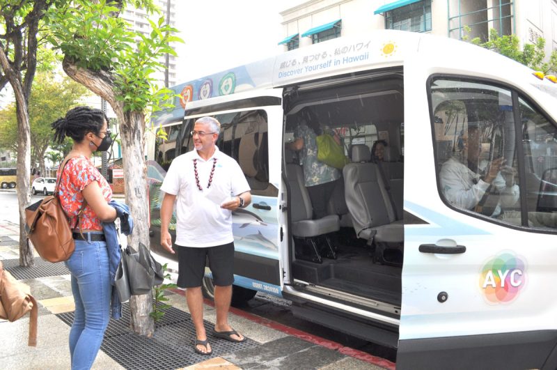 Waikiki pickup Manoa tour