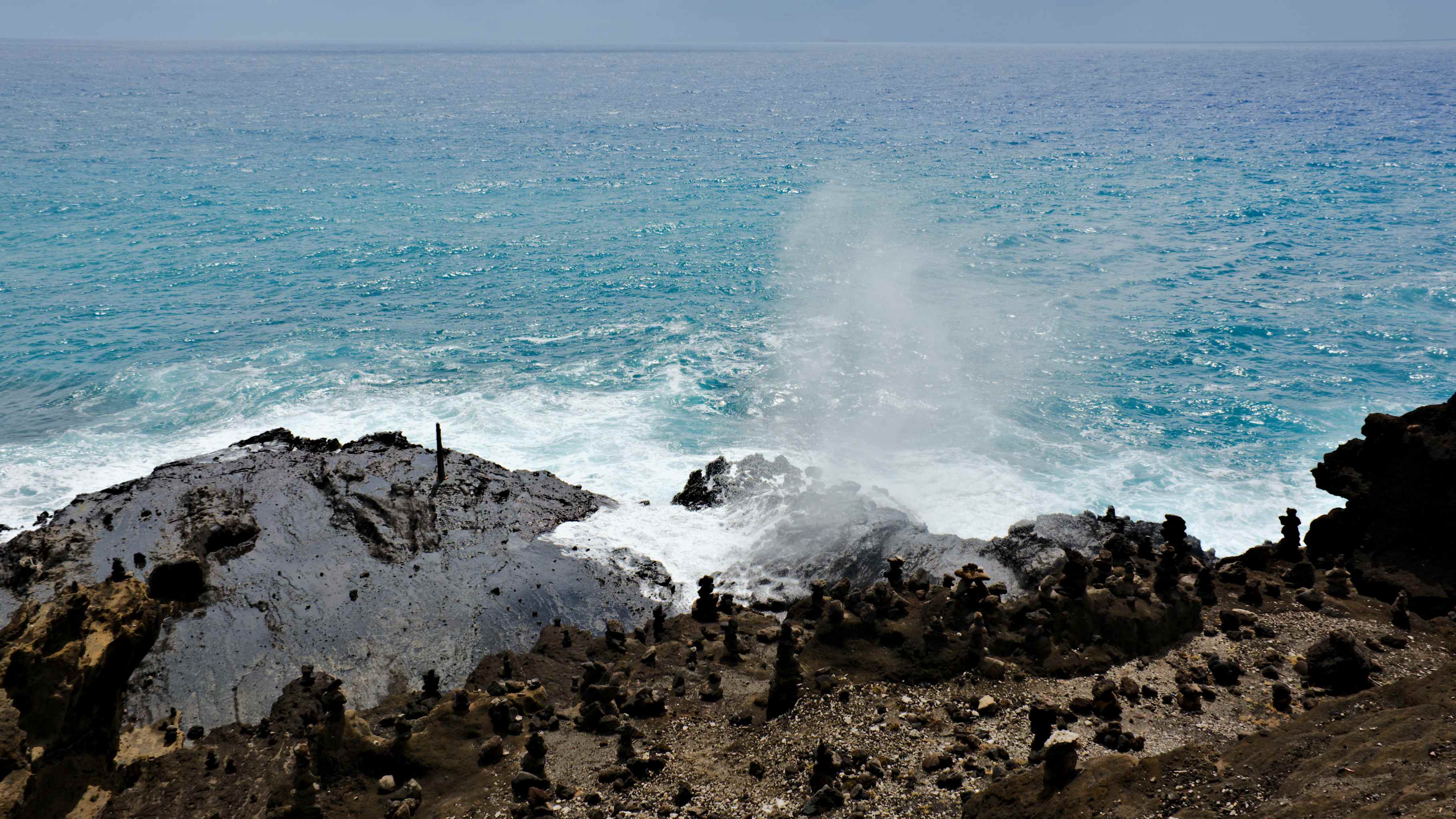 Island and You circle island tour - Halona Blowhole in Oahu